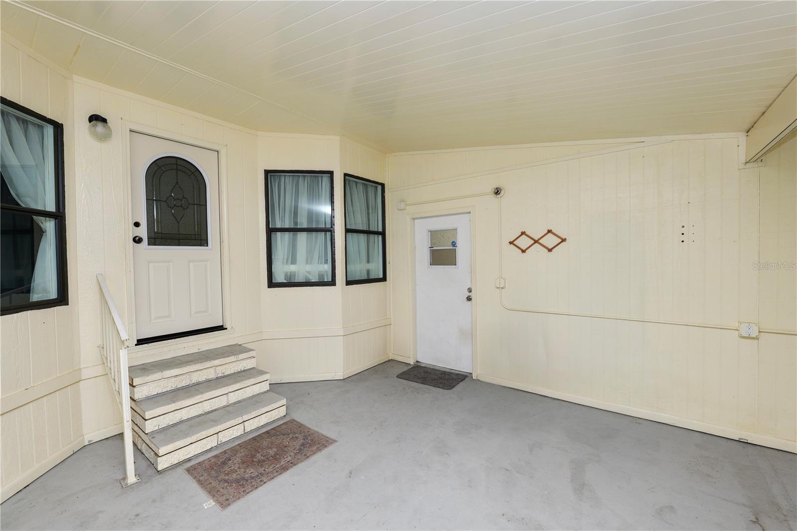 COUNTRY KNOLL - Residential