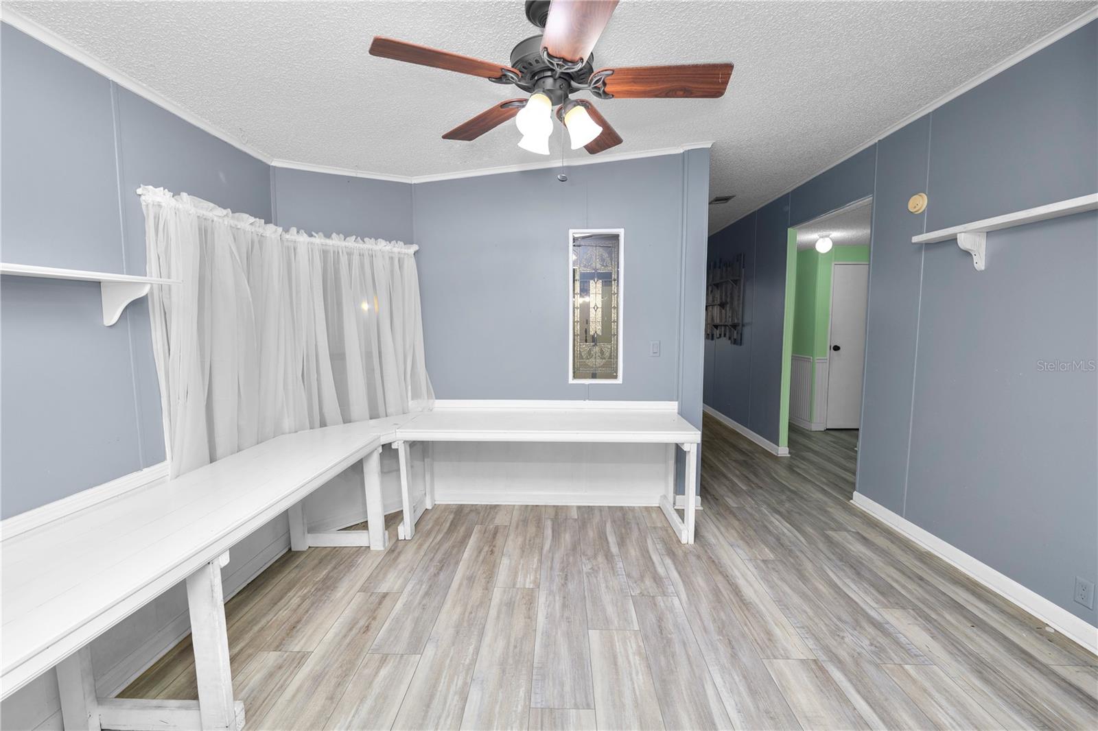 COUNTRY KNOLL - Residential