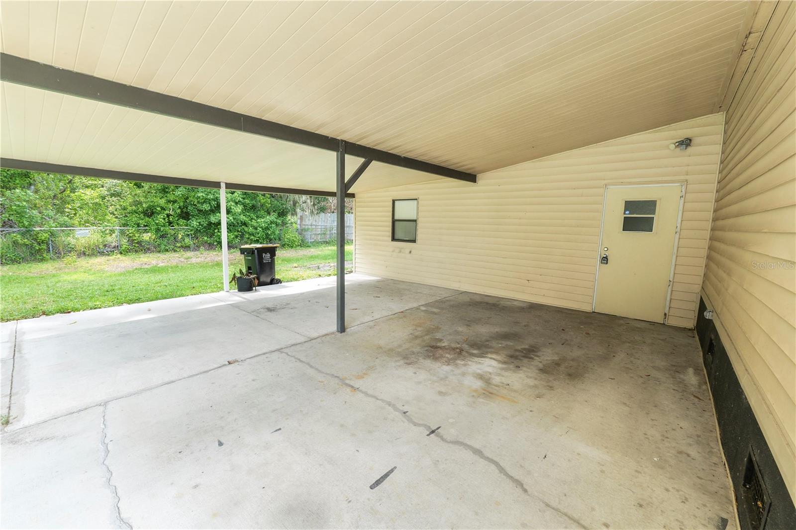 COUNTRY KNOLL - Residential