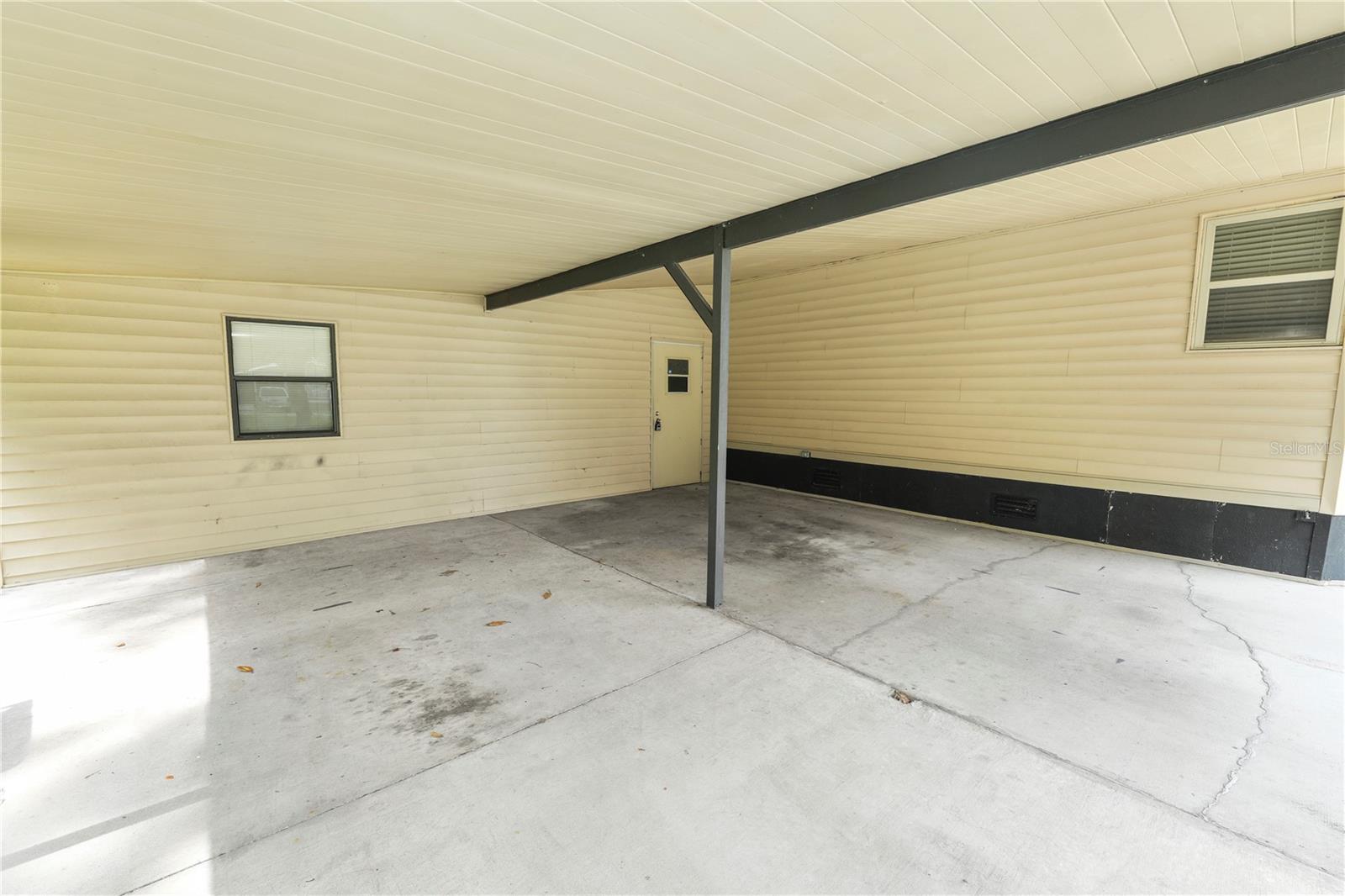 COUNTRY KNOLL - Residential