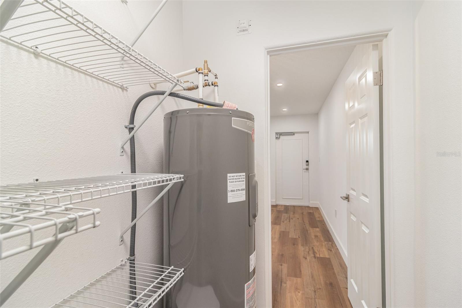 LAKE KILLARNEY CONDO - Residential Lease