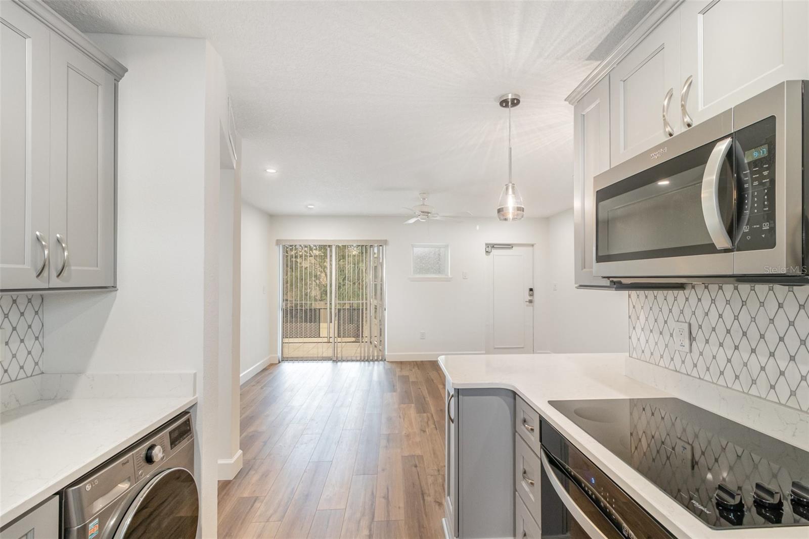 LAKE KILLARNEY CONDO - Residential Lease