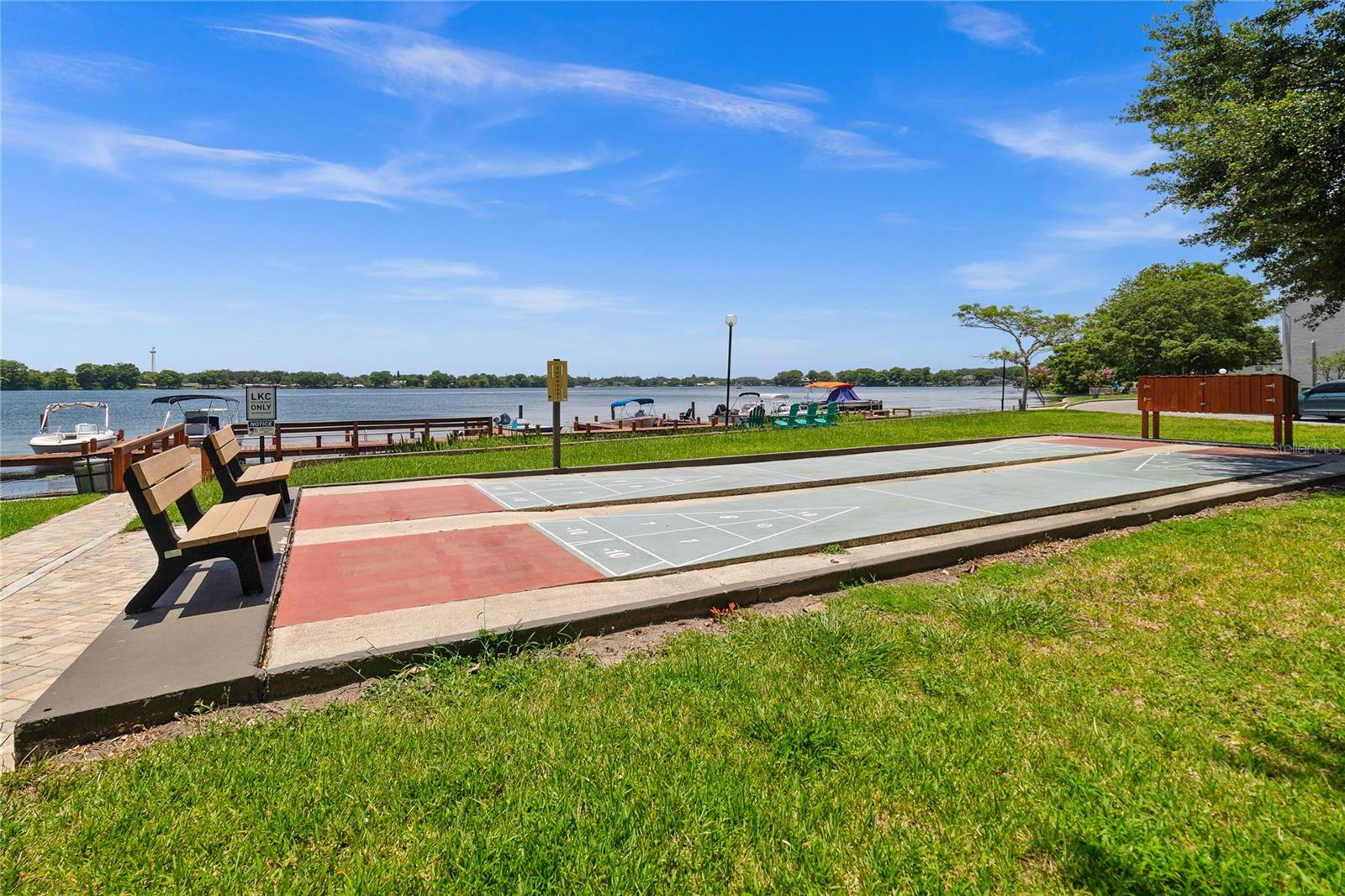 LAKE KILLARNEY CONDO - Residential Lease