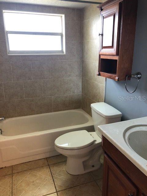 LAKE PALMS SEC 2 - Residential Lease