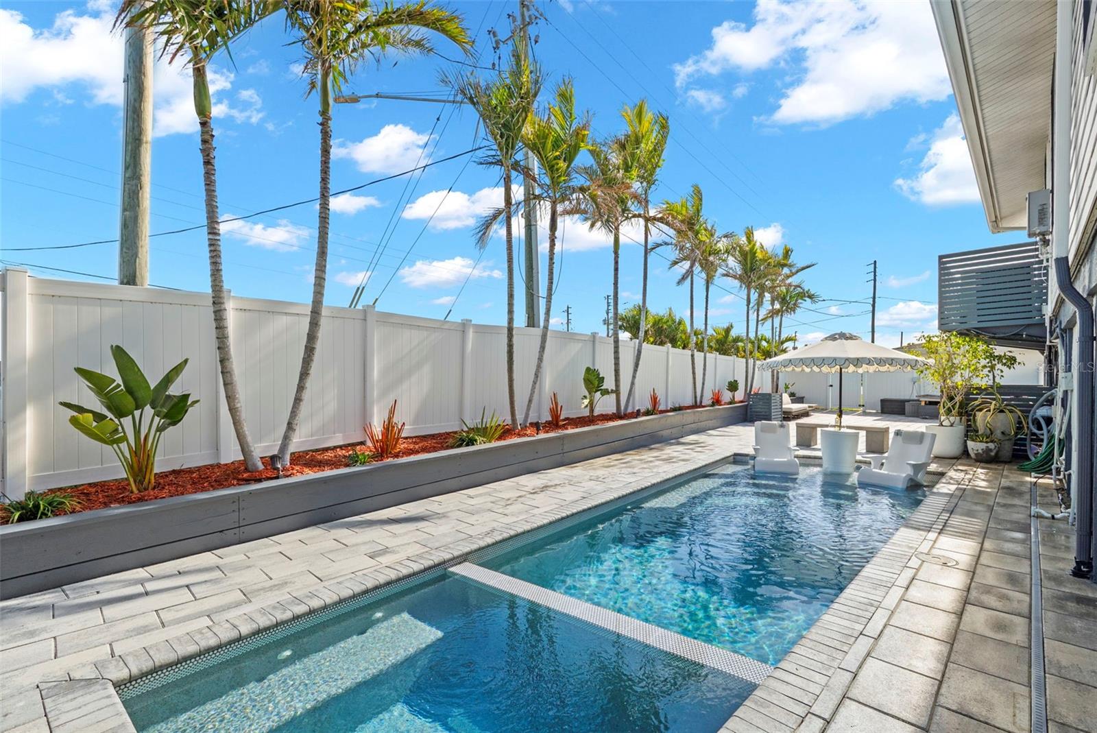 DUNEDIN CAUSEWAY CENTER - Commercial Sale
