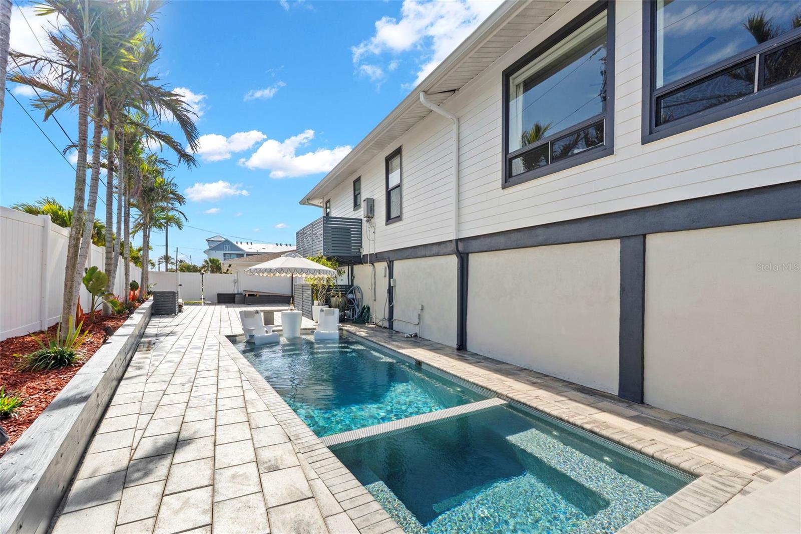 DUNEDIN CAUSEWAY CENTER - Commercial Sale