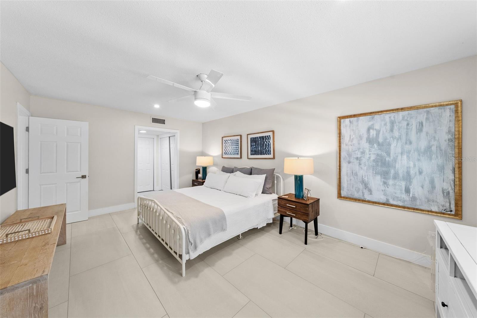 DUNEDIN CAUSEWAY CENTER - Commercial Sale