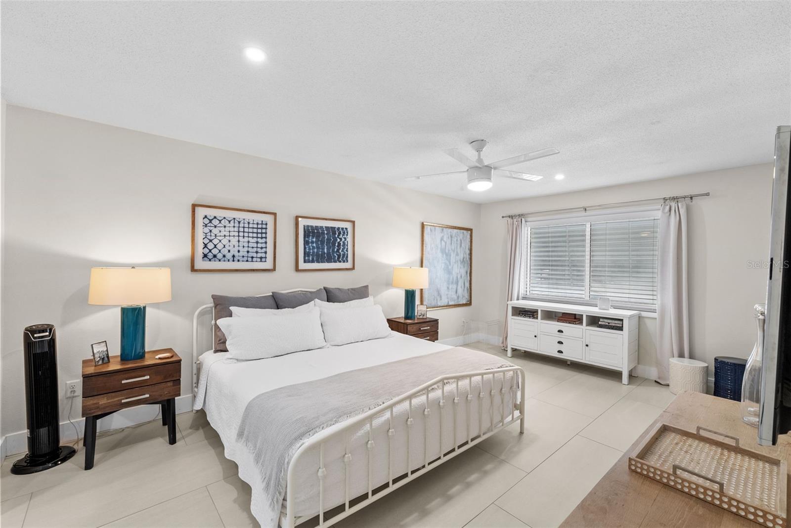 DUNEDIN CAUSEWAY CENTER - Commercial Sale