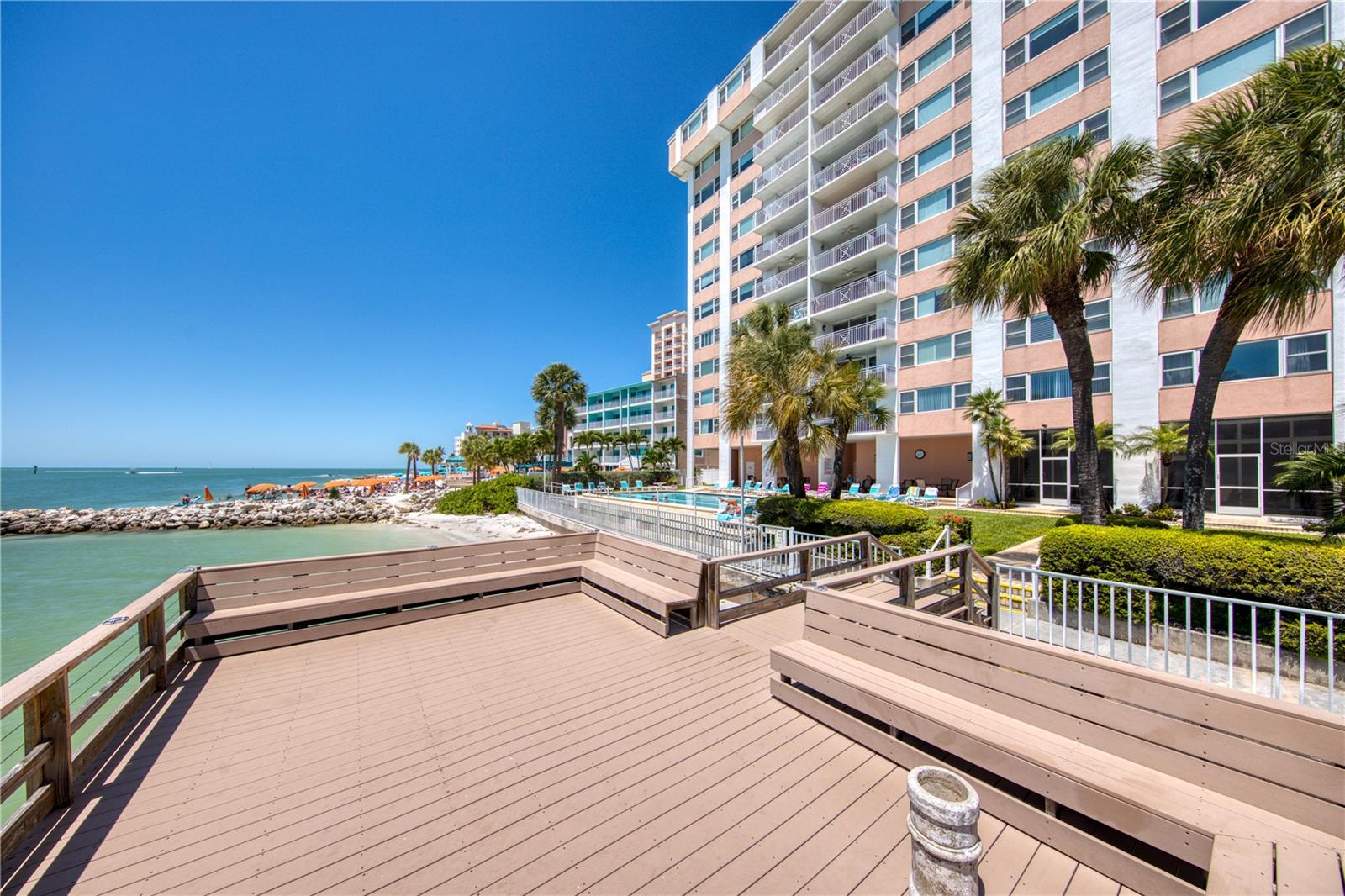 CONTINENTAL TOWERS - Residential