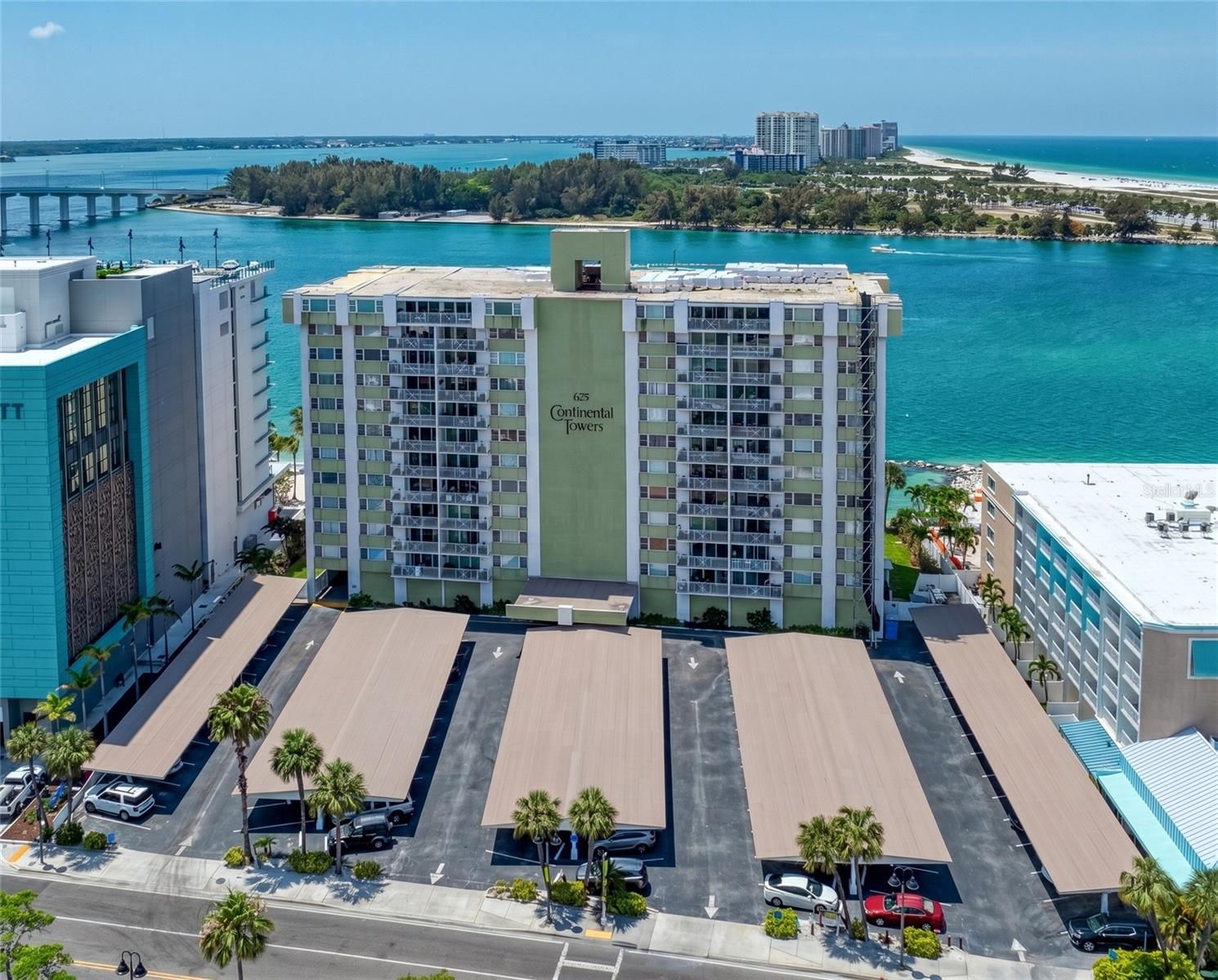 CONTINENTAL TOWERS - Residential