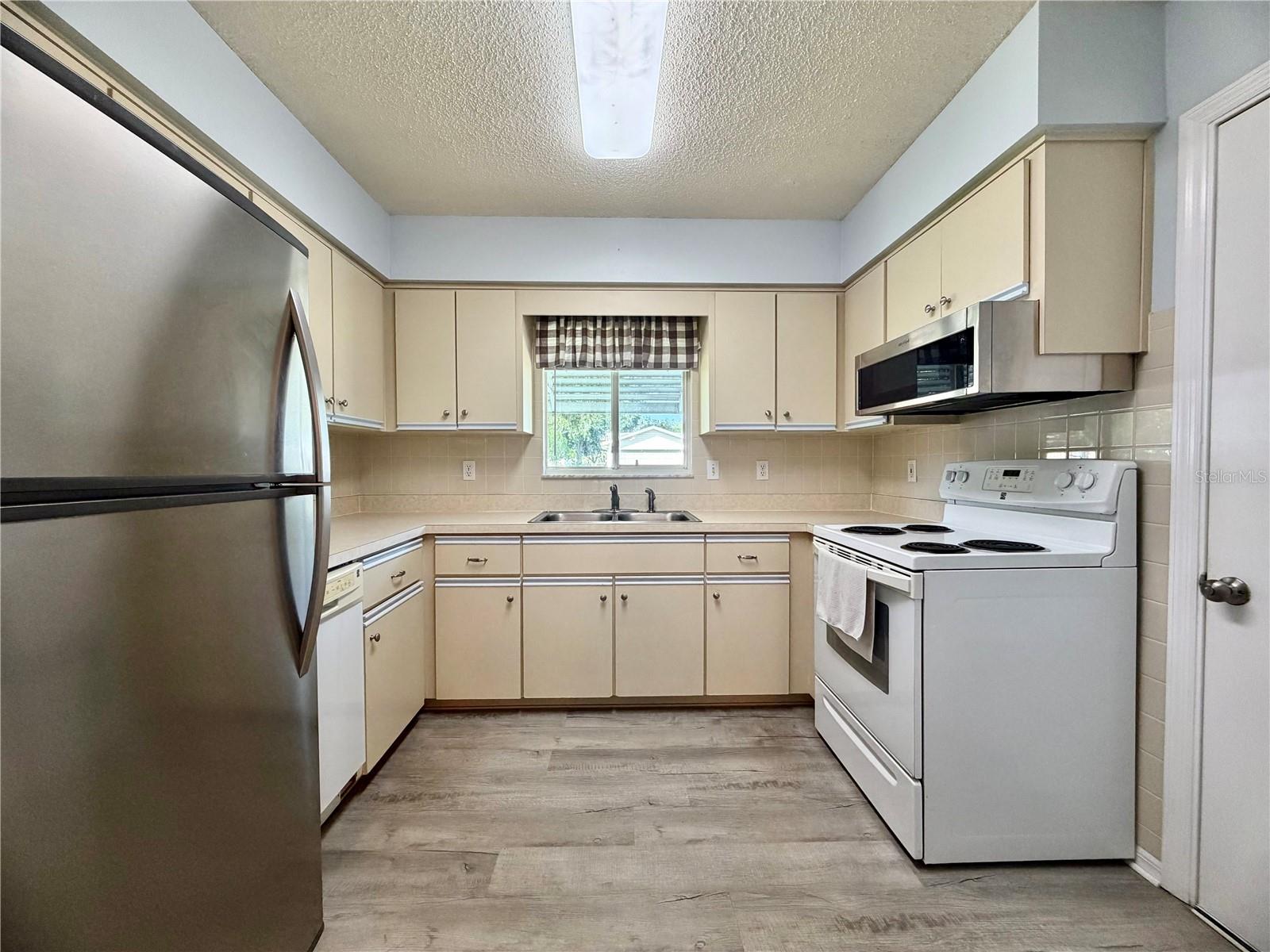 SPRUCE CREEK SOUTH - Residential