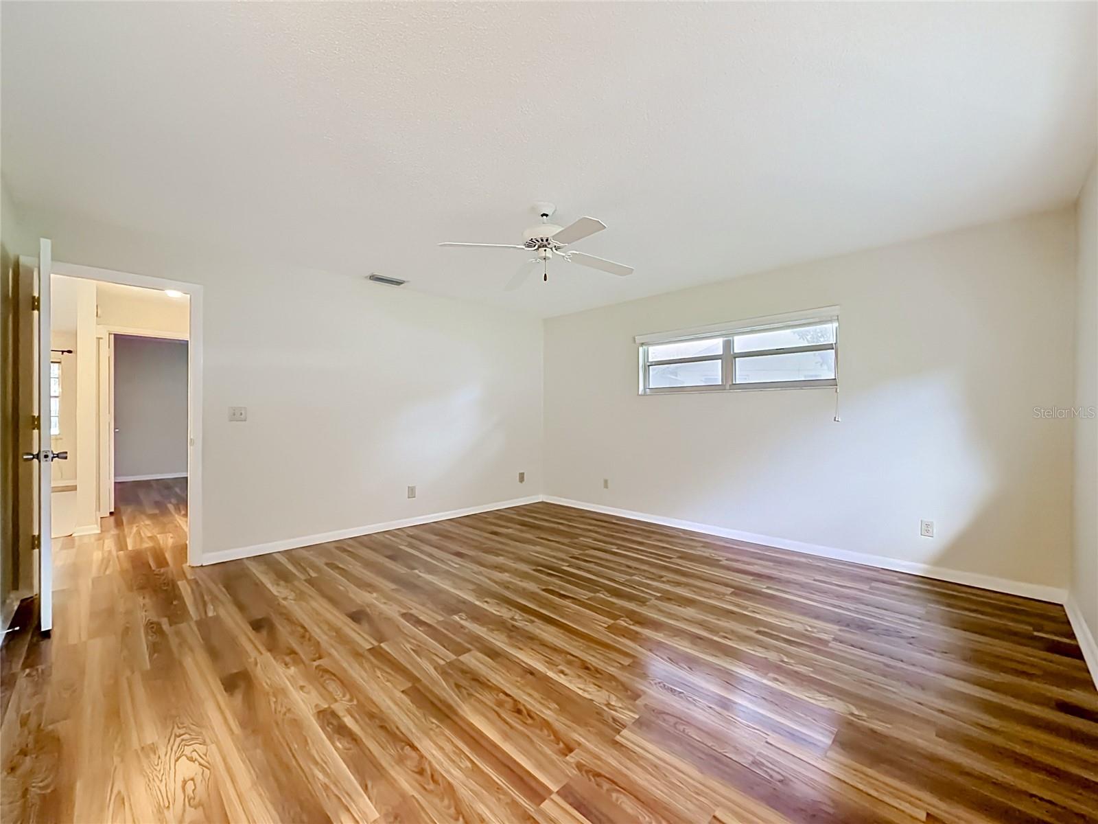 CIRCLE SQUARE WOODS #Y - Residential