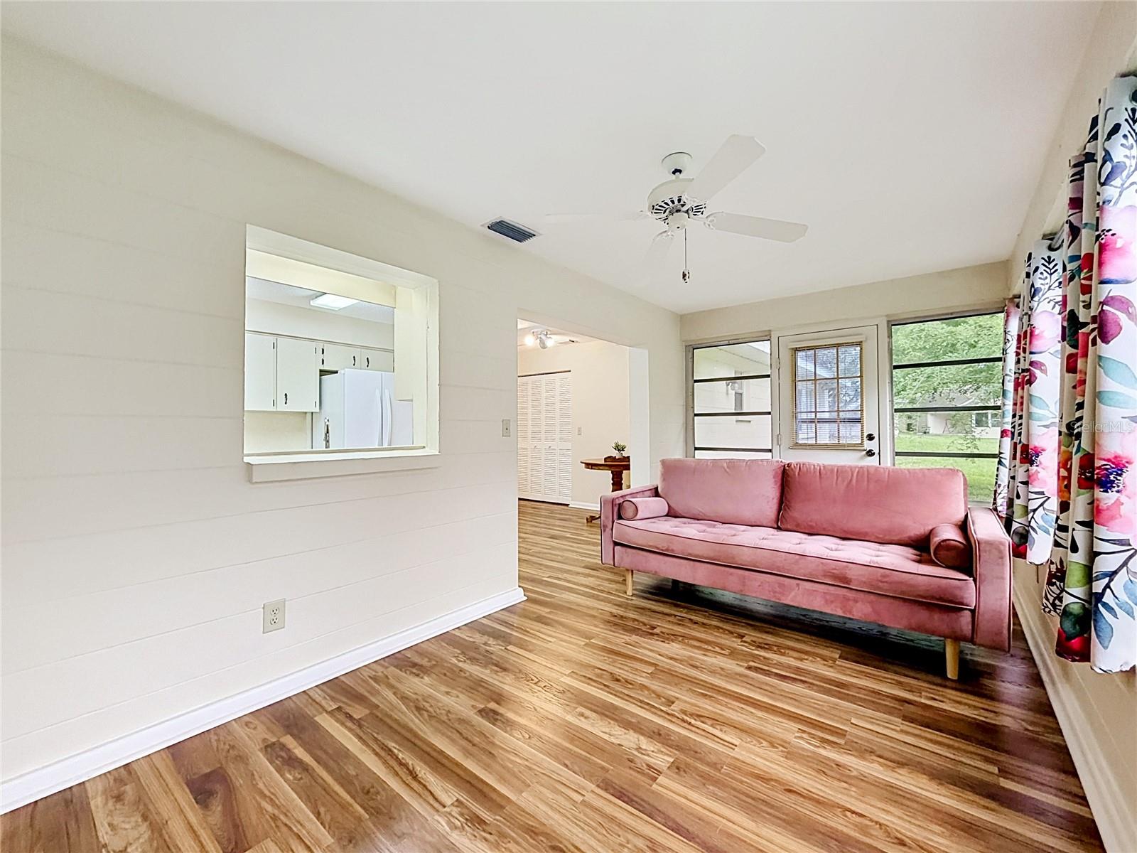 CIRCLE SQUARE WOODS #Y - Residential