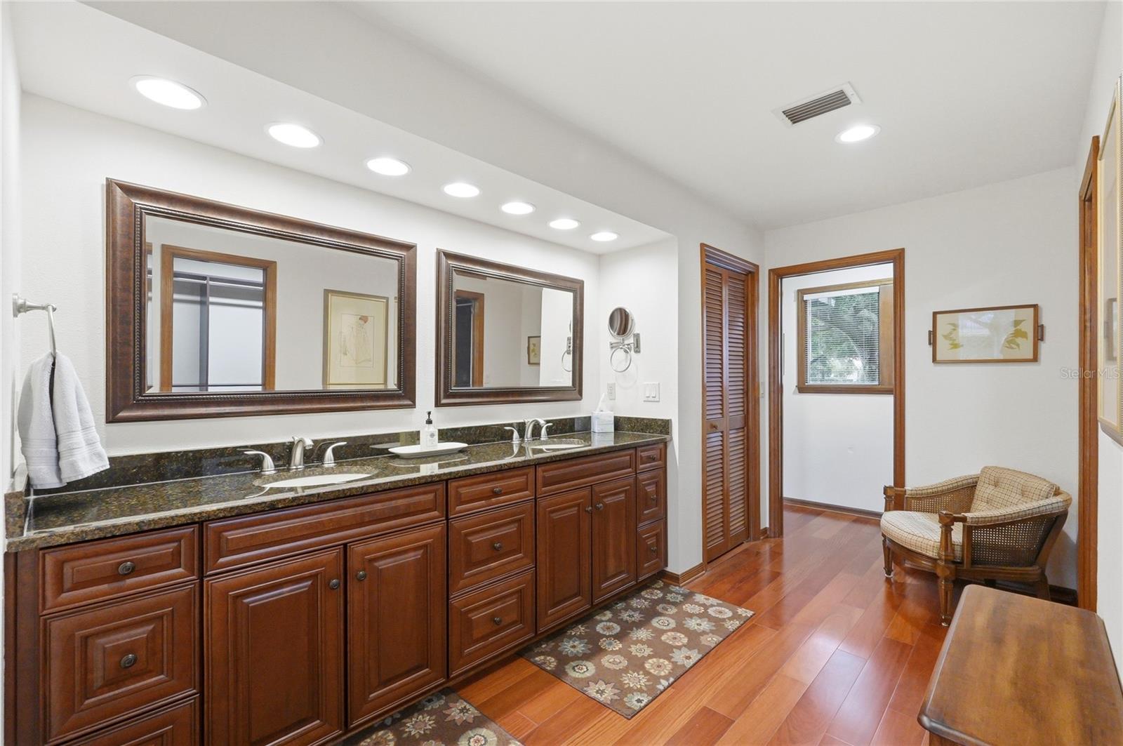 STONEGATE - Residential