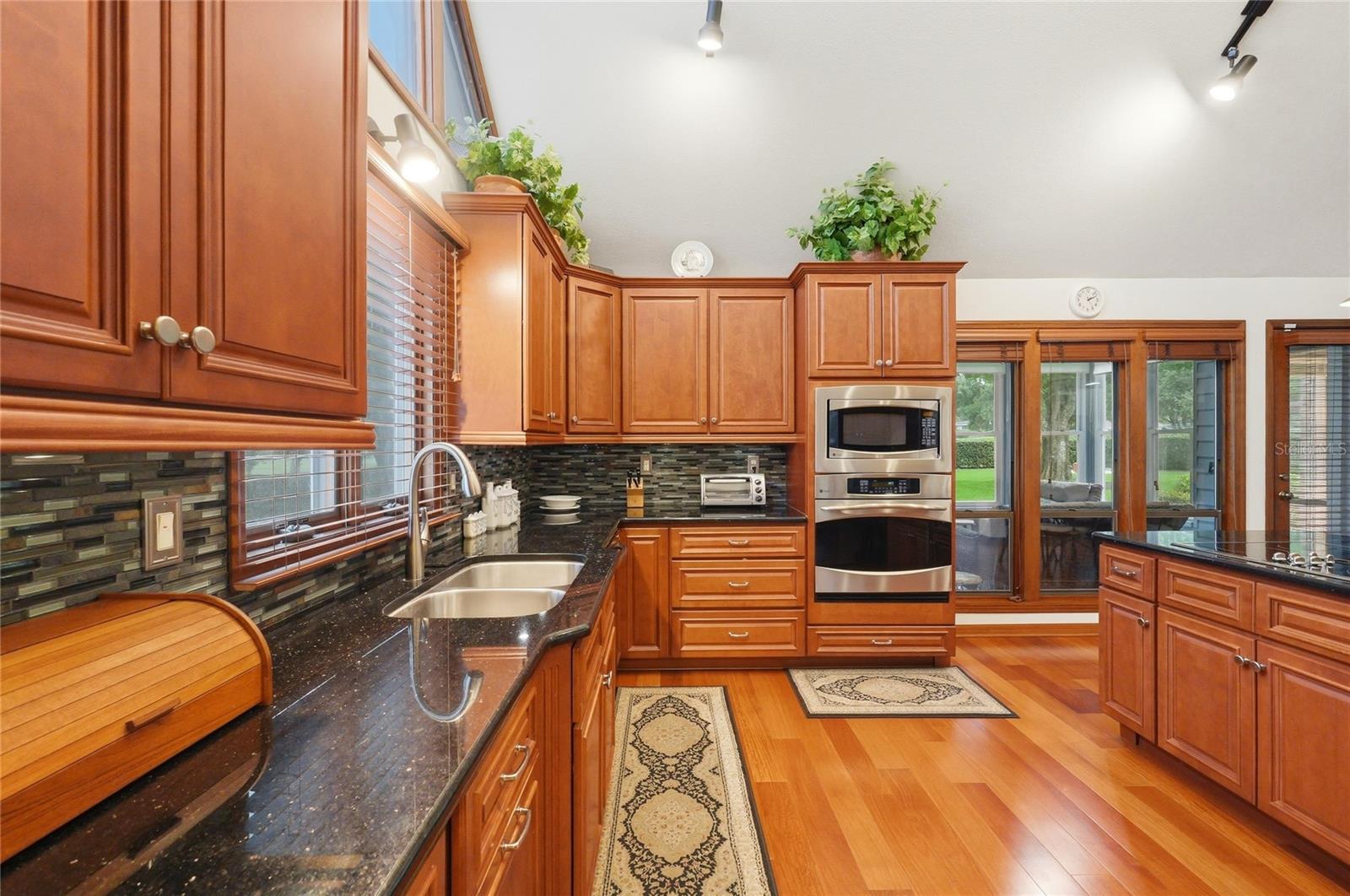 STONEGATE - Residential