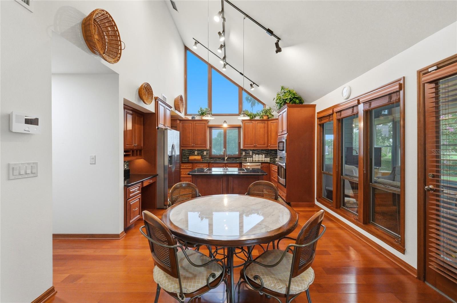 STONEGATE - Residential