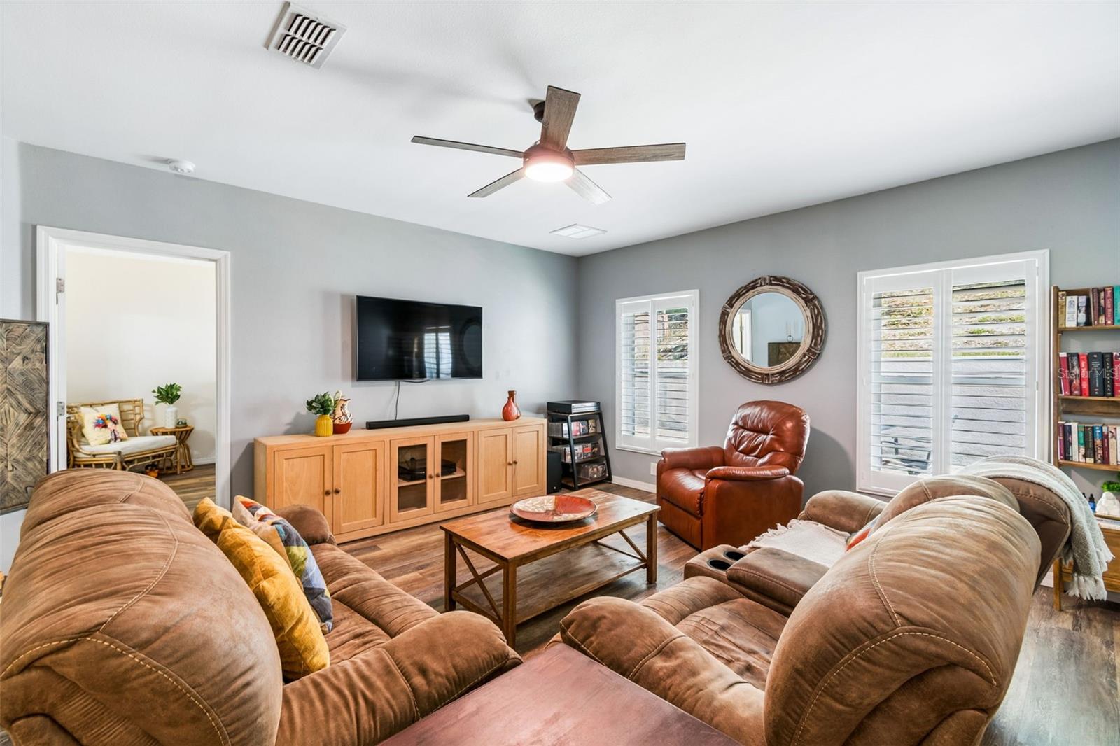 COUNTRY CLUB VILLAGE - Residential Lease
