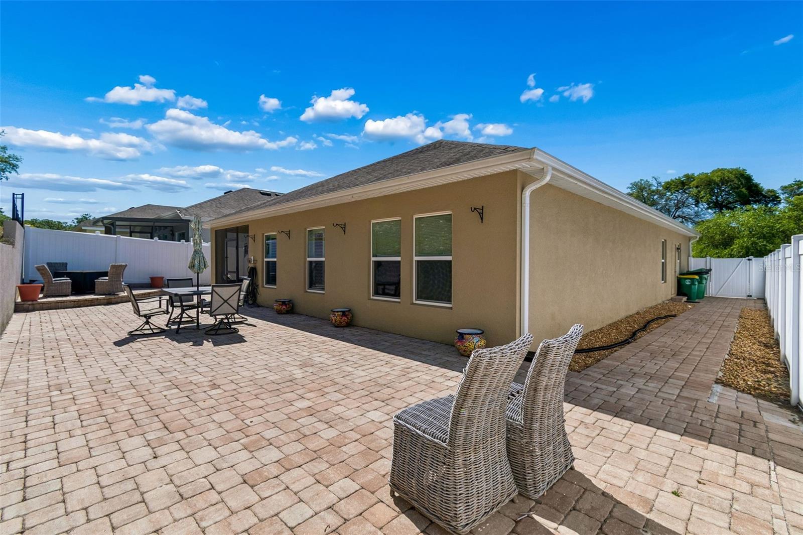 COUNTRY CLUB VILLAGE - Residential Lease