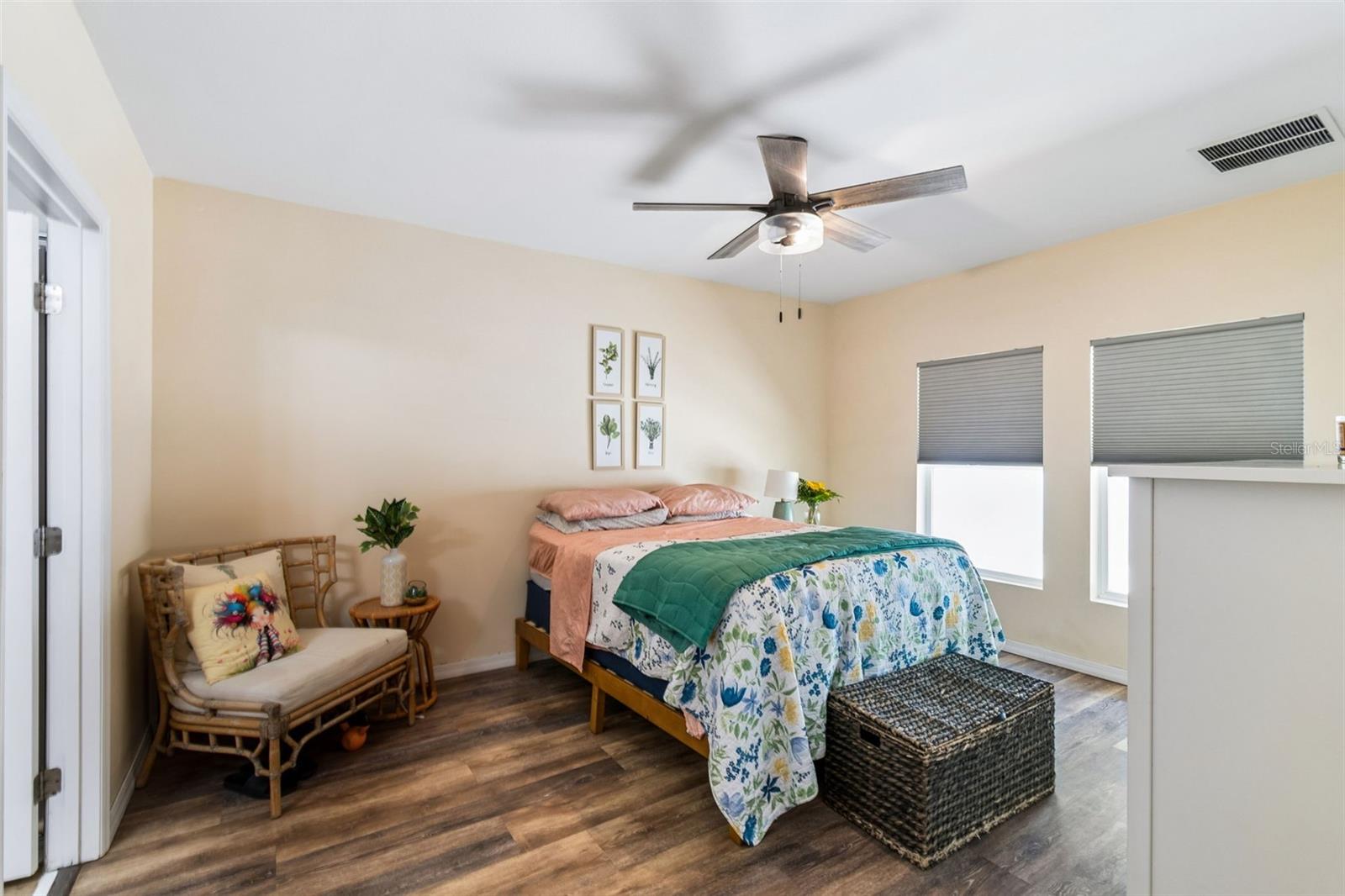 COUNTRY CLUB VILLAGE - Residential Lease