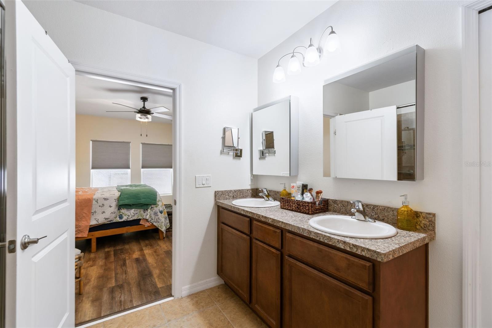 COUNTRY CLUB VILLAGE - Residential Lease