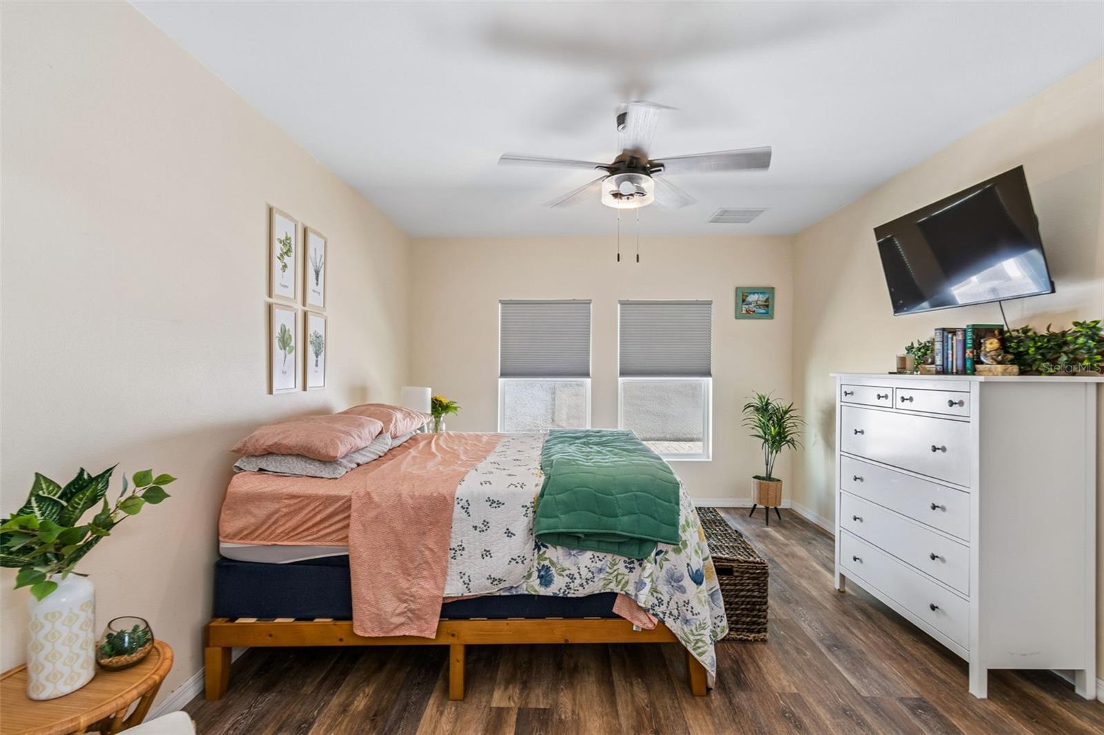 COUNTRY CLUB VILLAGE - Residential Lease