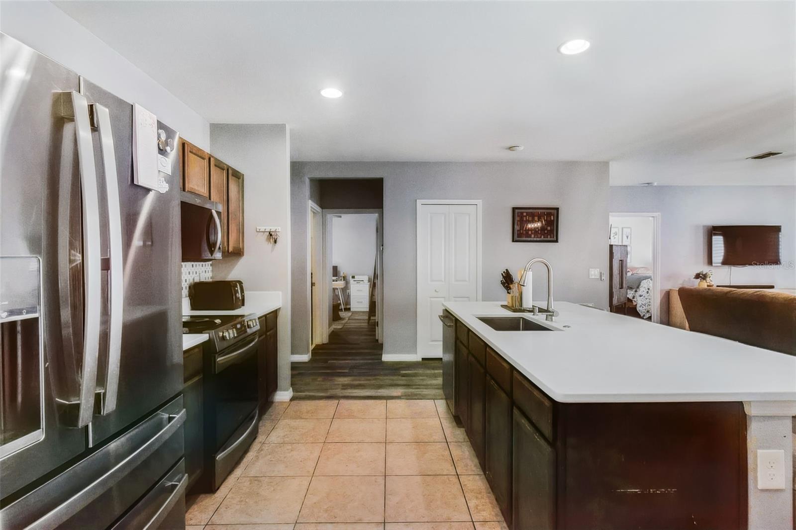 COUNTRY CLUB VILLAGE - Residential Lease