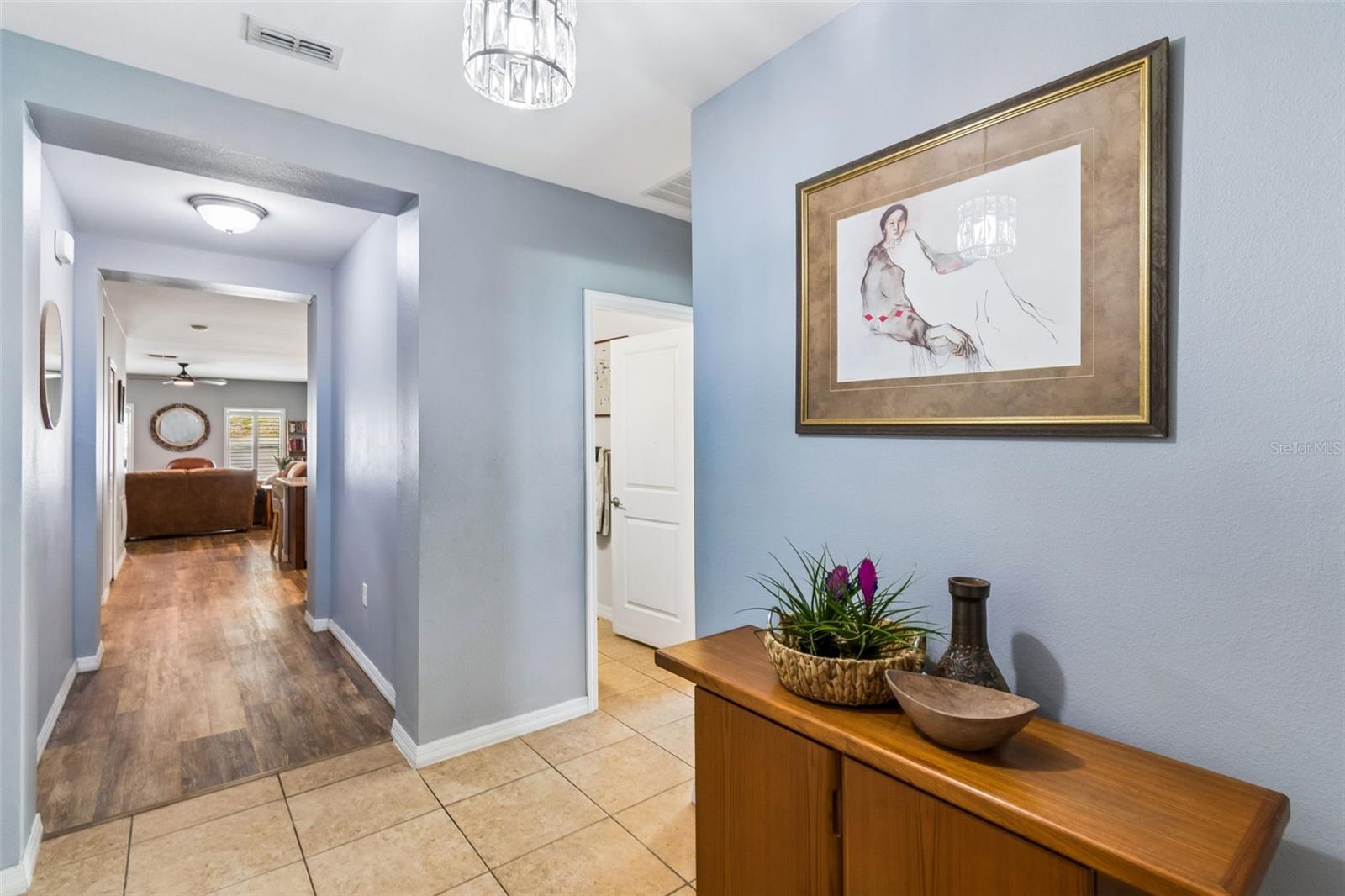 COUNTRY CLUB VILLAGE - Residential Lease