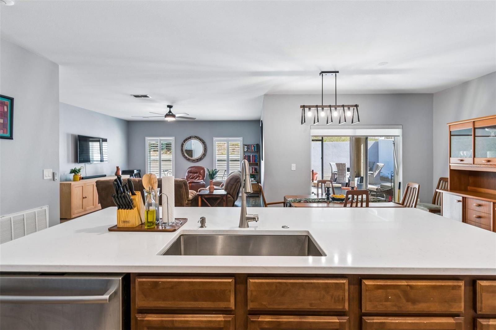 COUNTRY CLUB VILLAGE - Residential Lease