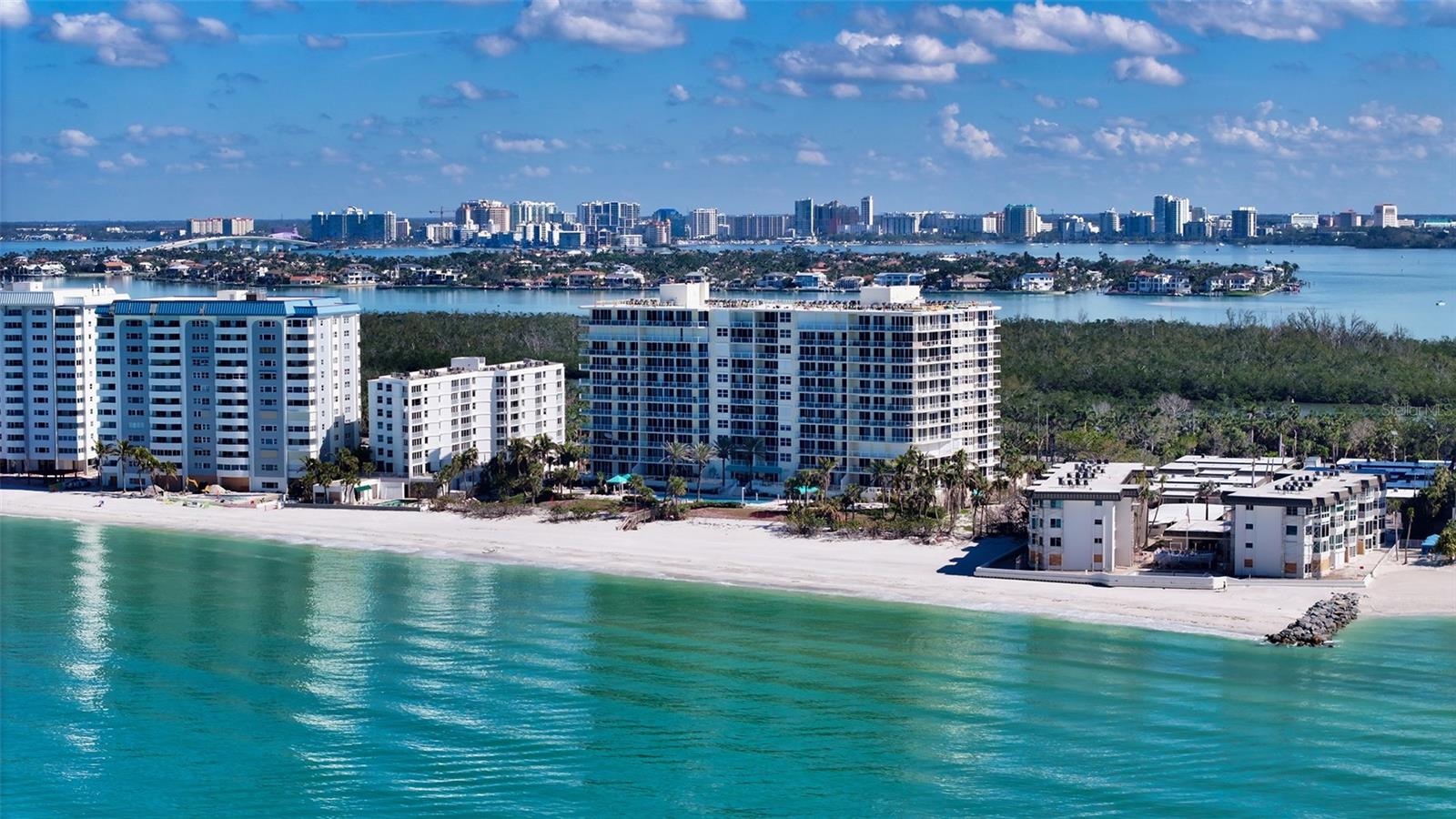 L ELEGANCE ON LIDO BEACH - Residential