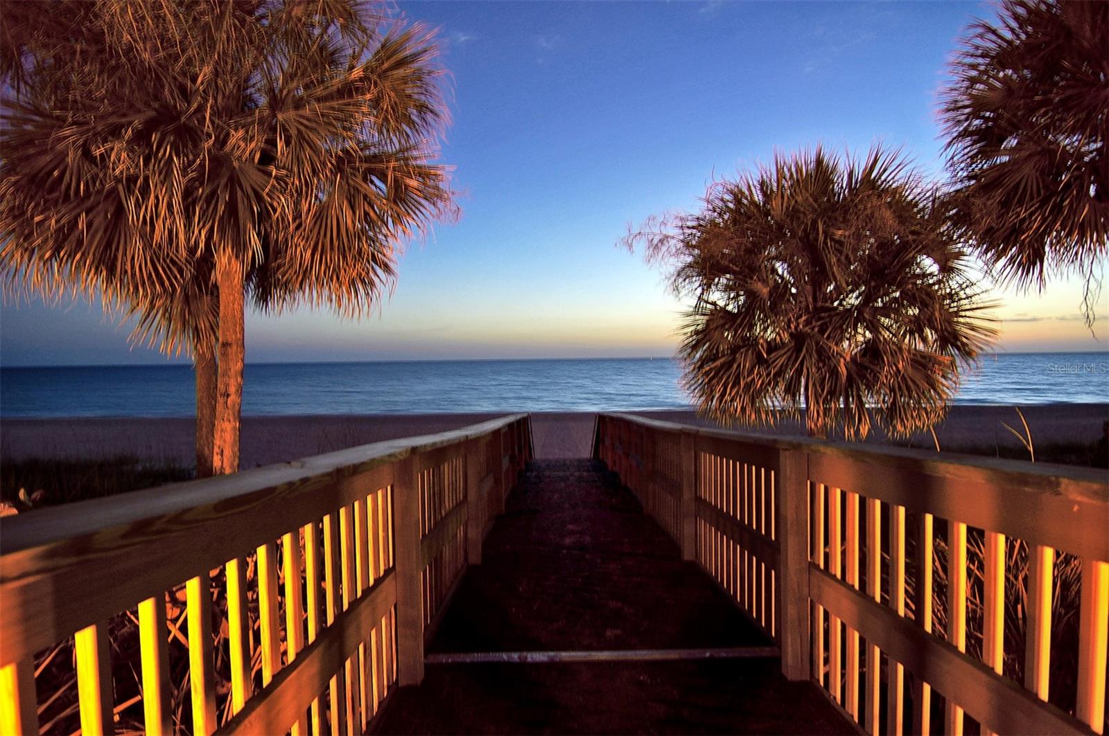 L ELEGANCE ON LIDO BEACH - Residential