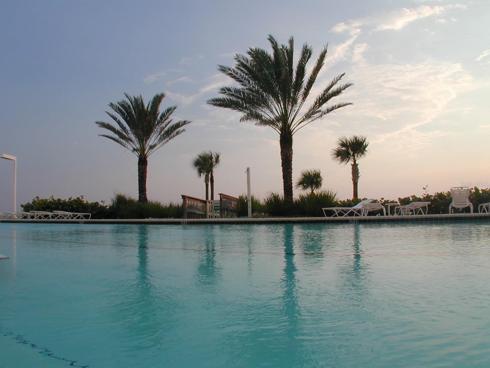L ELEGANCE ON LIDO BEACH - Residential
