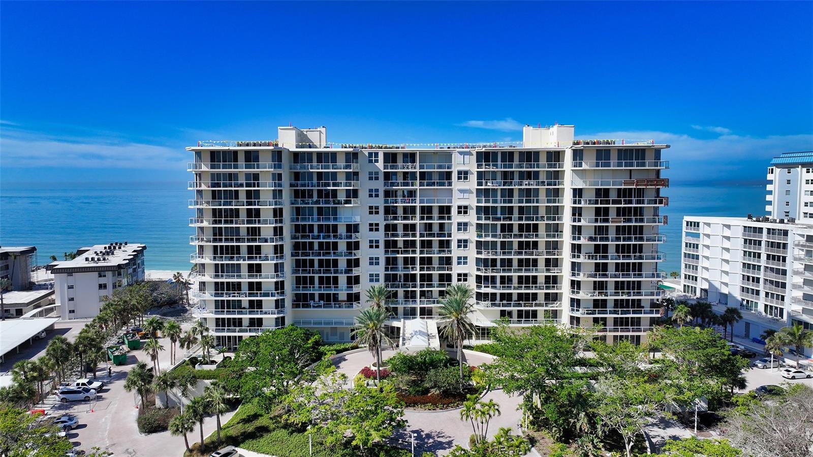 L ELEGANCE ON LIDO BEACH - Residential
