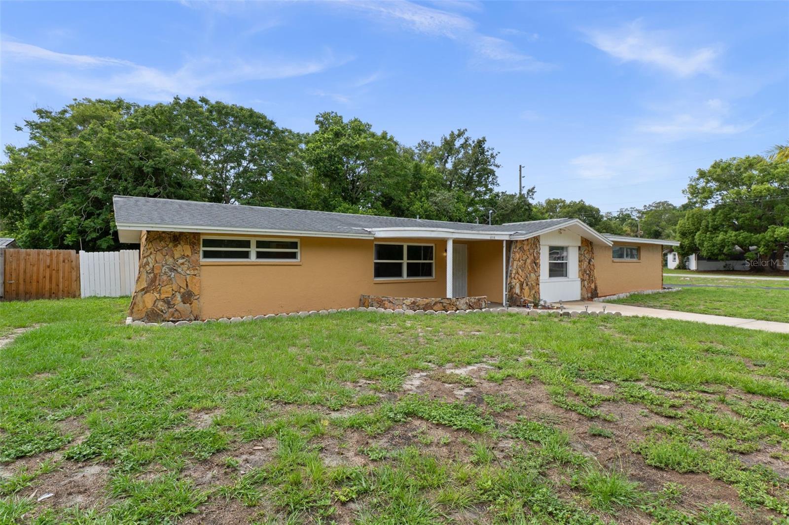 WEEKI WACHEE WOODLANDS - Residential