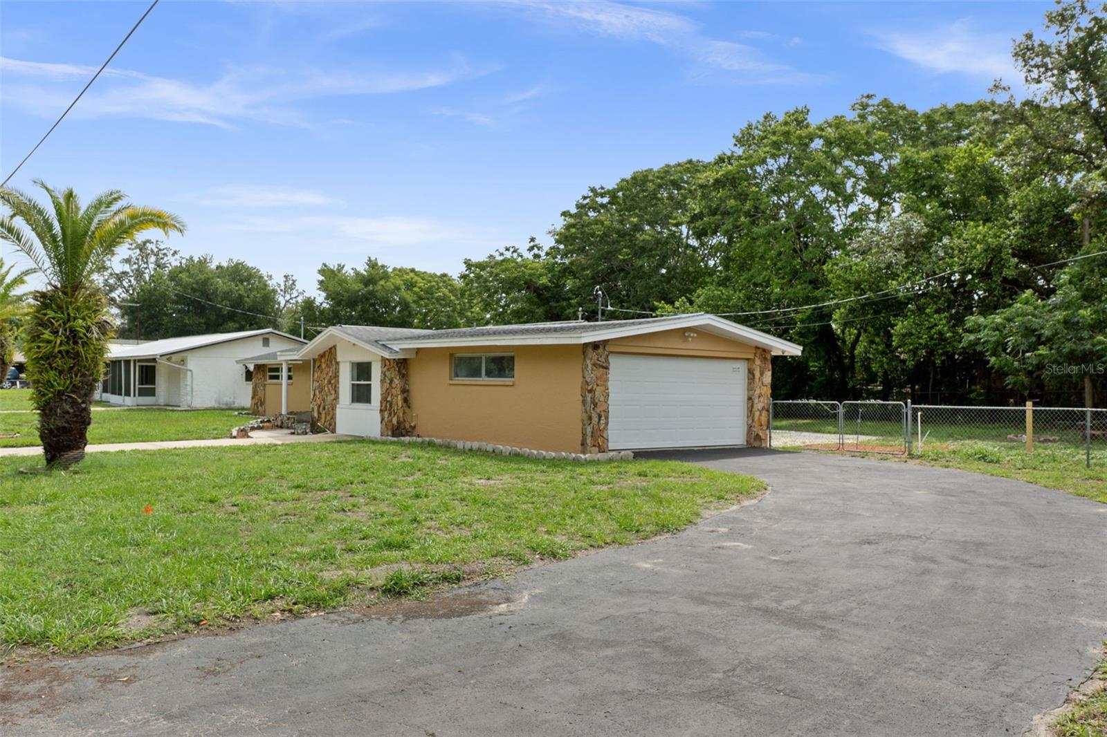 WEEKI WACHEE WOODLANDS - Residential
