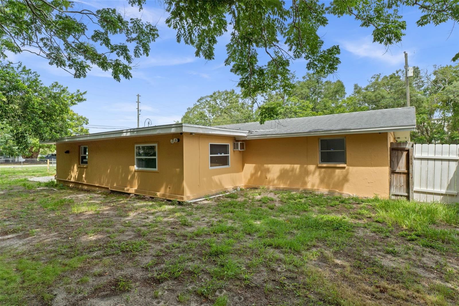 WEEKI WACHEE WOODLANDS - Residential