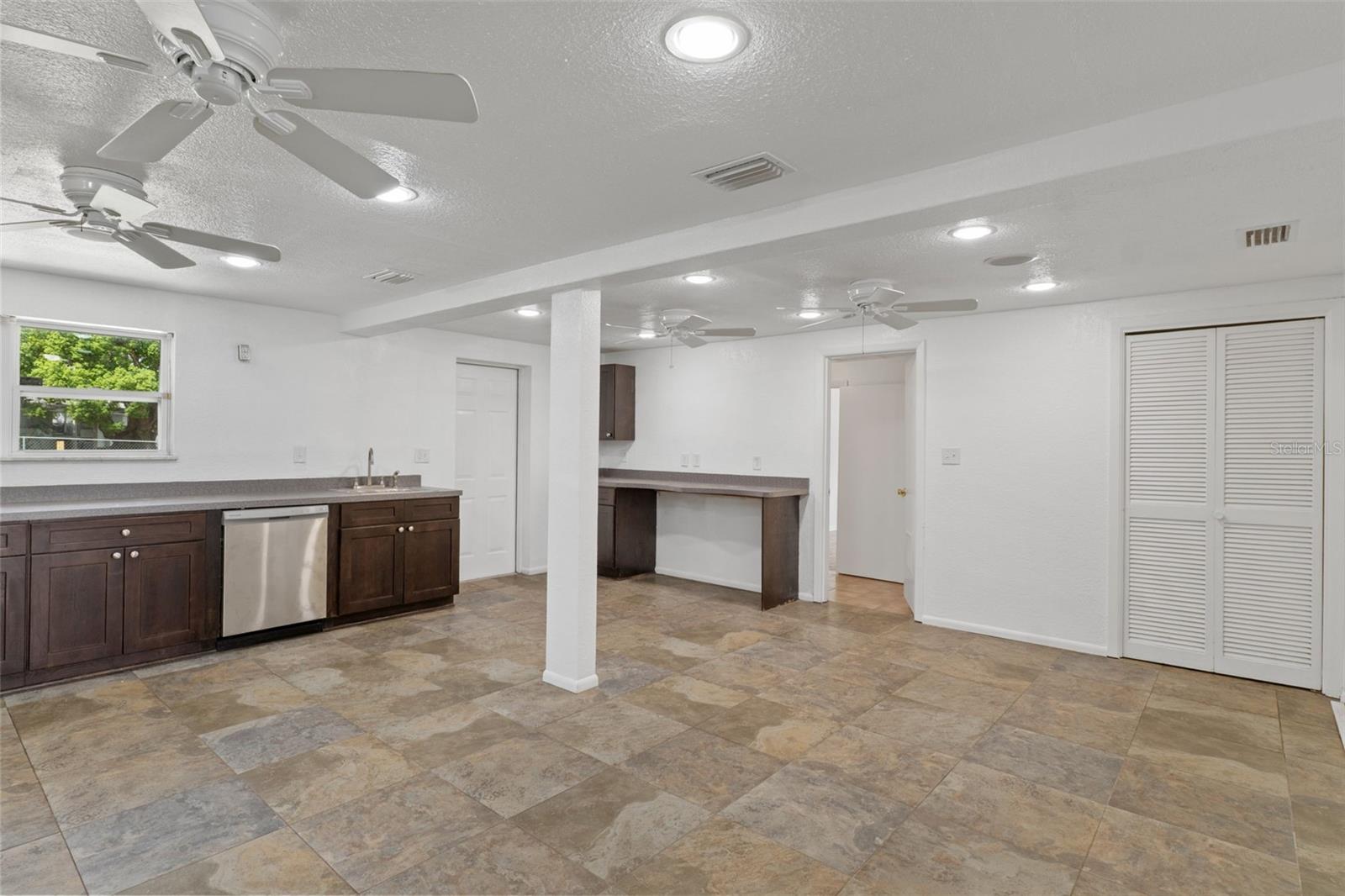 WEEKI WACHEE WOODLANDS - Residential