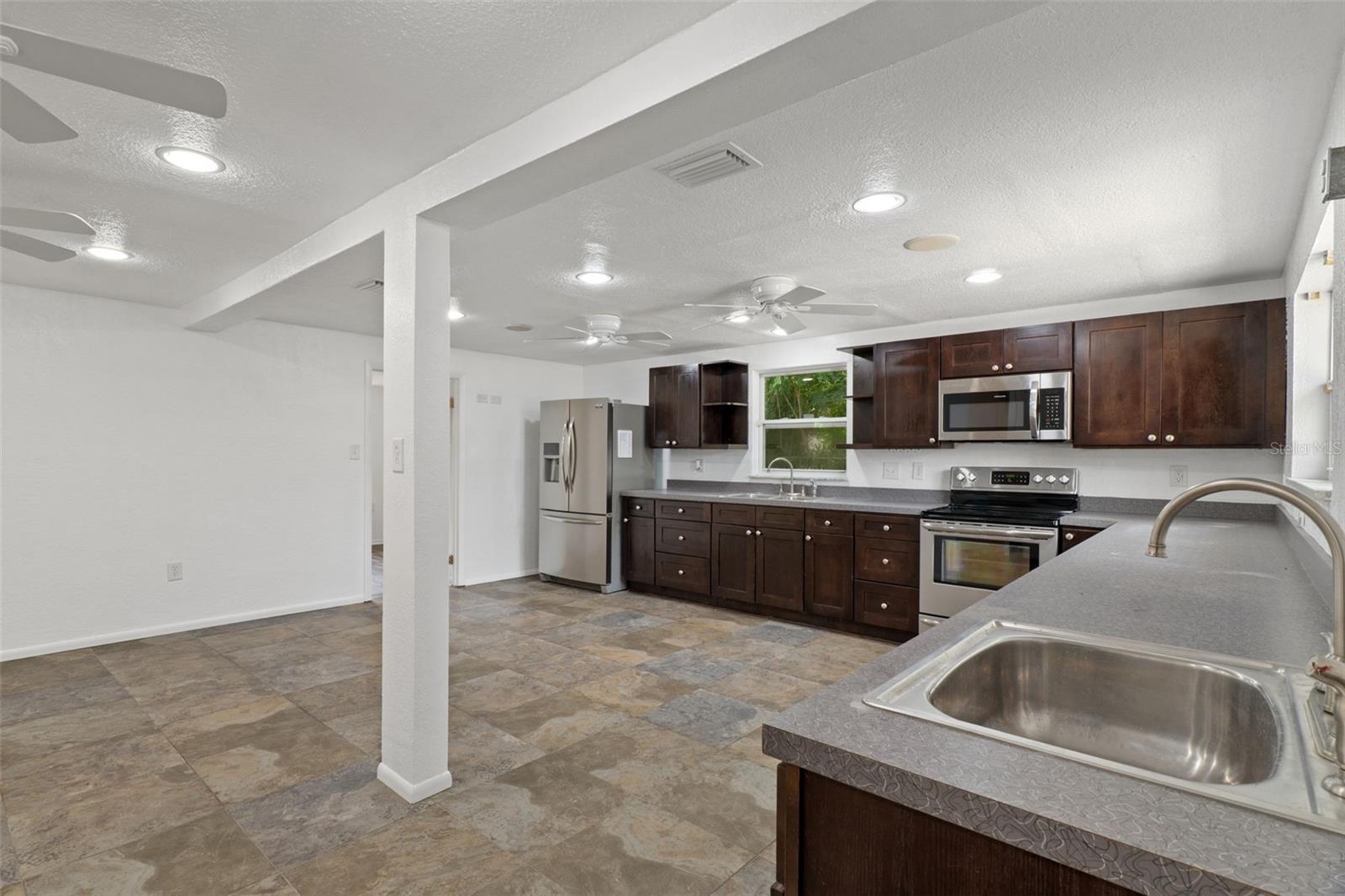 WEEKI WACHEE WOODLANDS - Residential