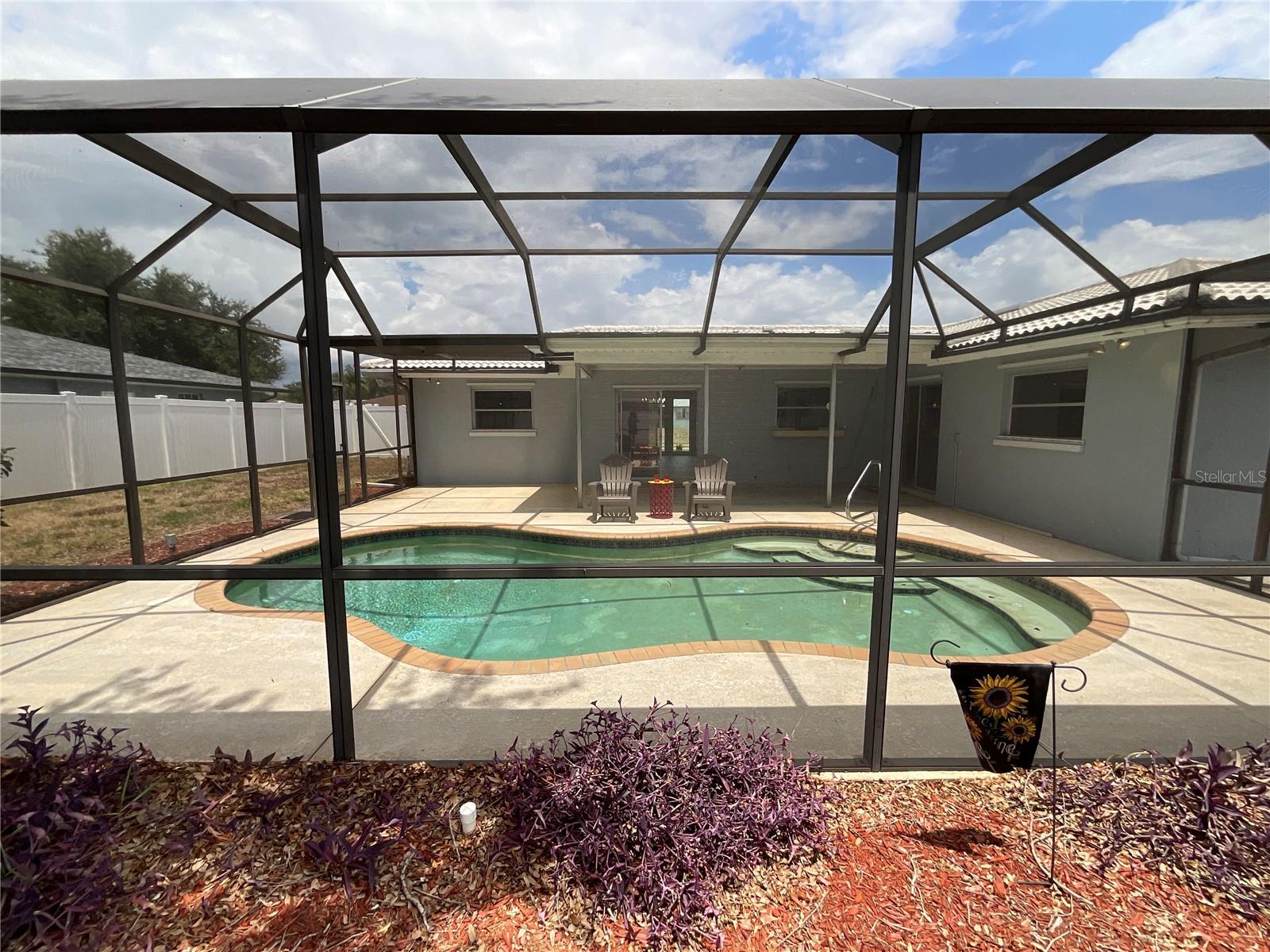 PINE LAKES - Residential