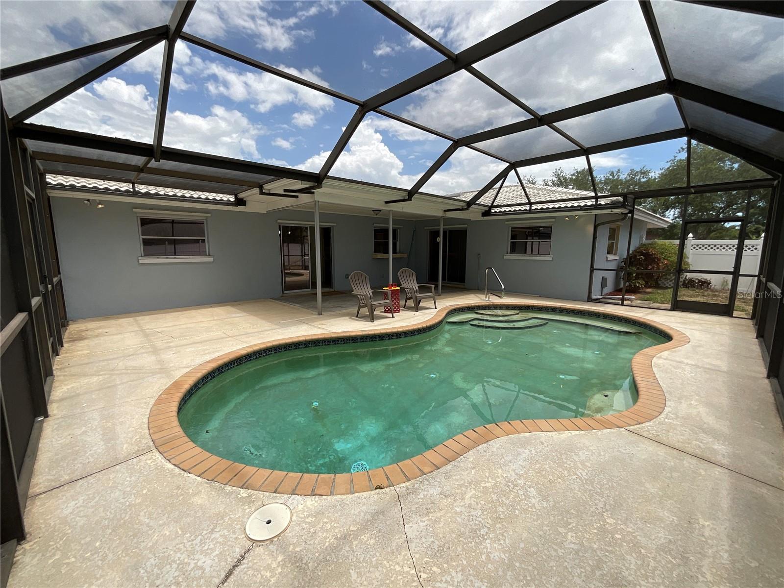 PINE LAKES - Residential
