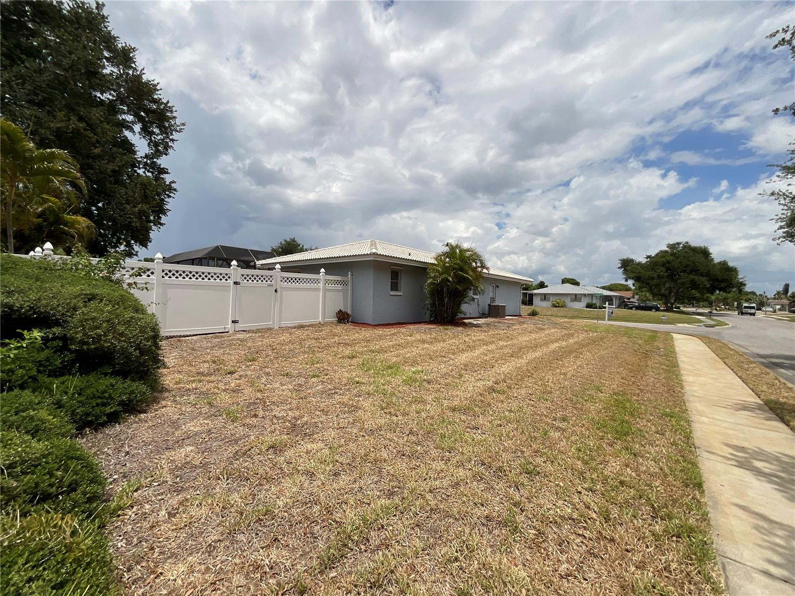 PINE LAKES - Residential