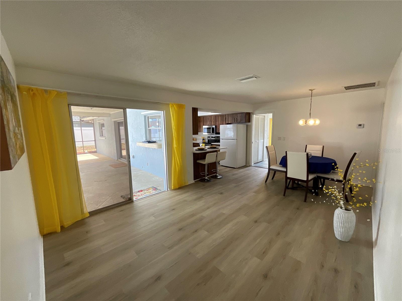 PINE LAKES - Residential