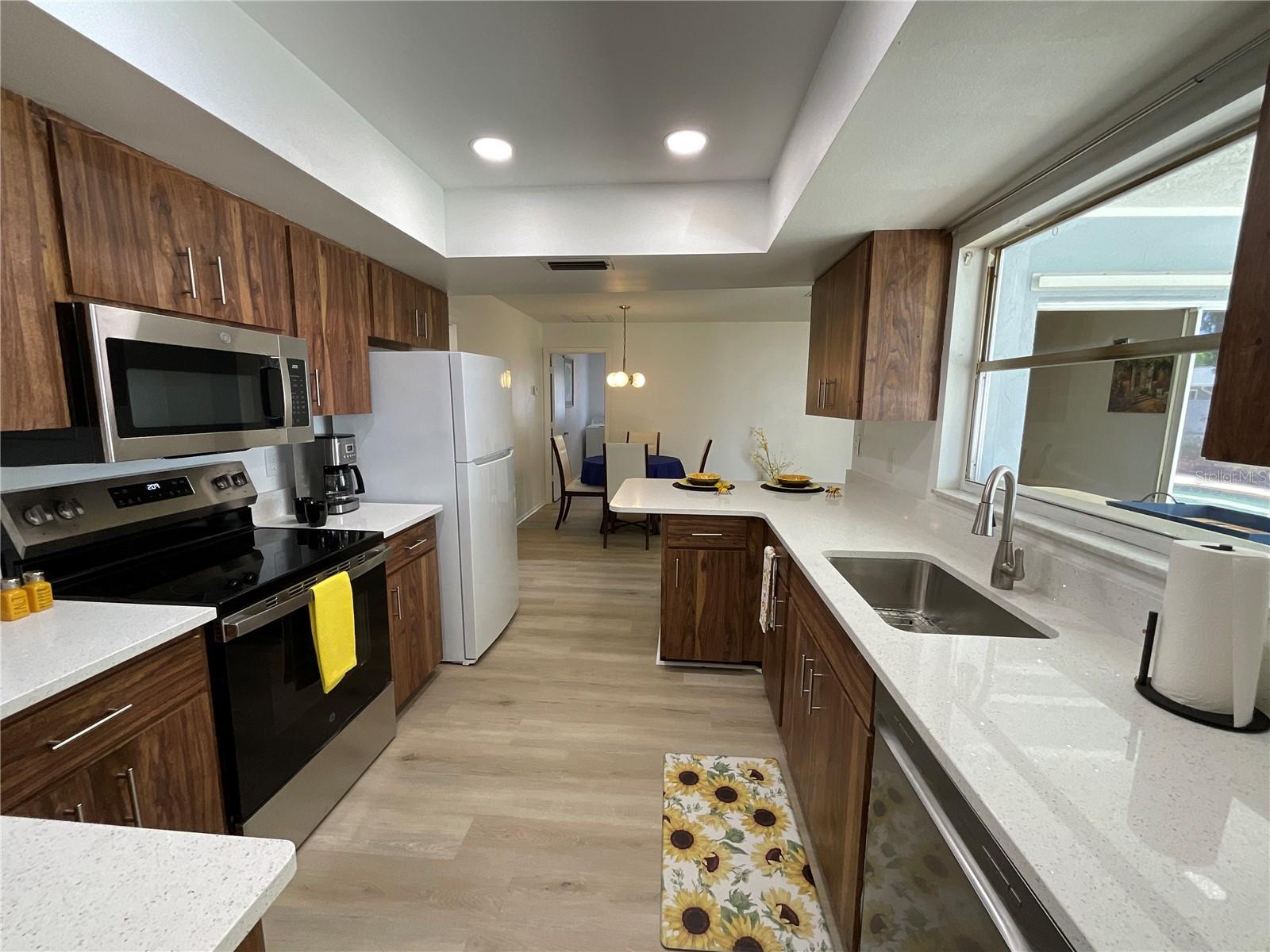 PINE LAKES - Residential