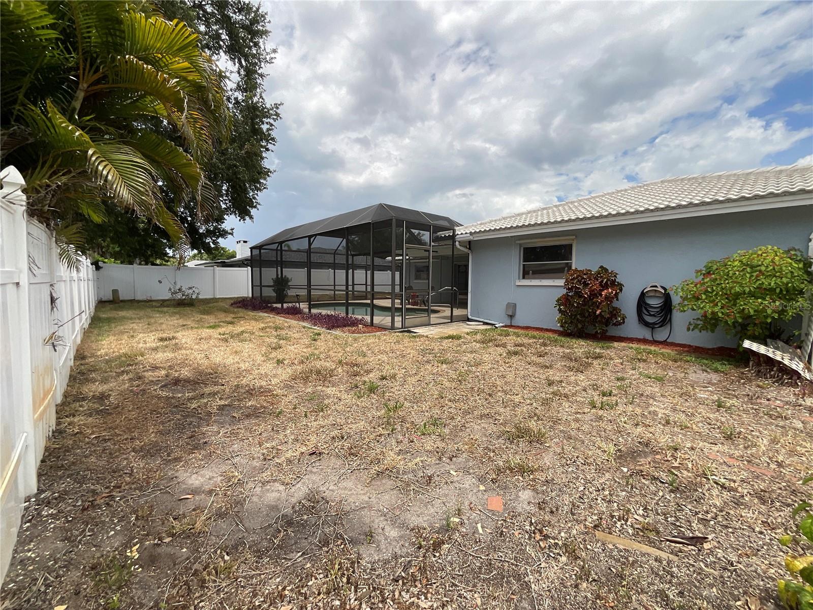 PINE LAKES - Residential