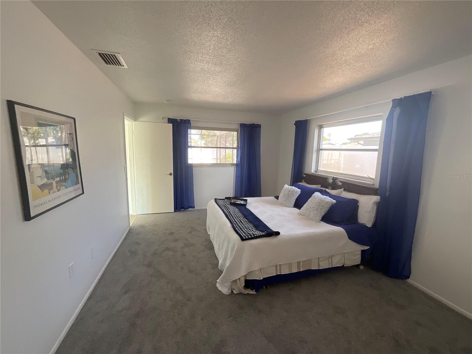 PINE LAKES - Residential