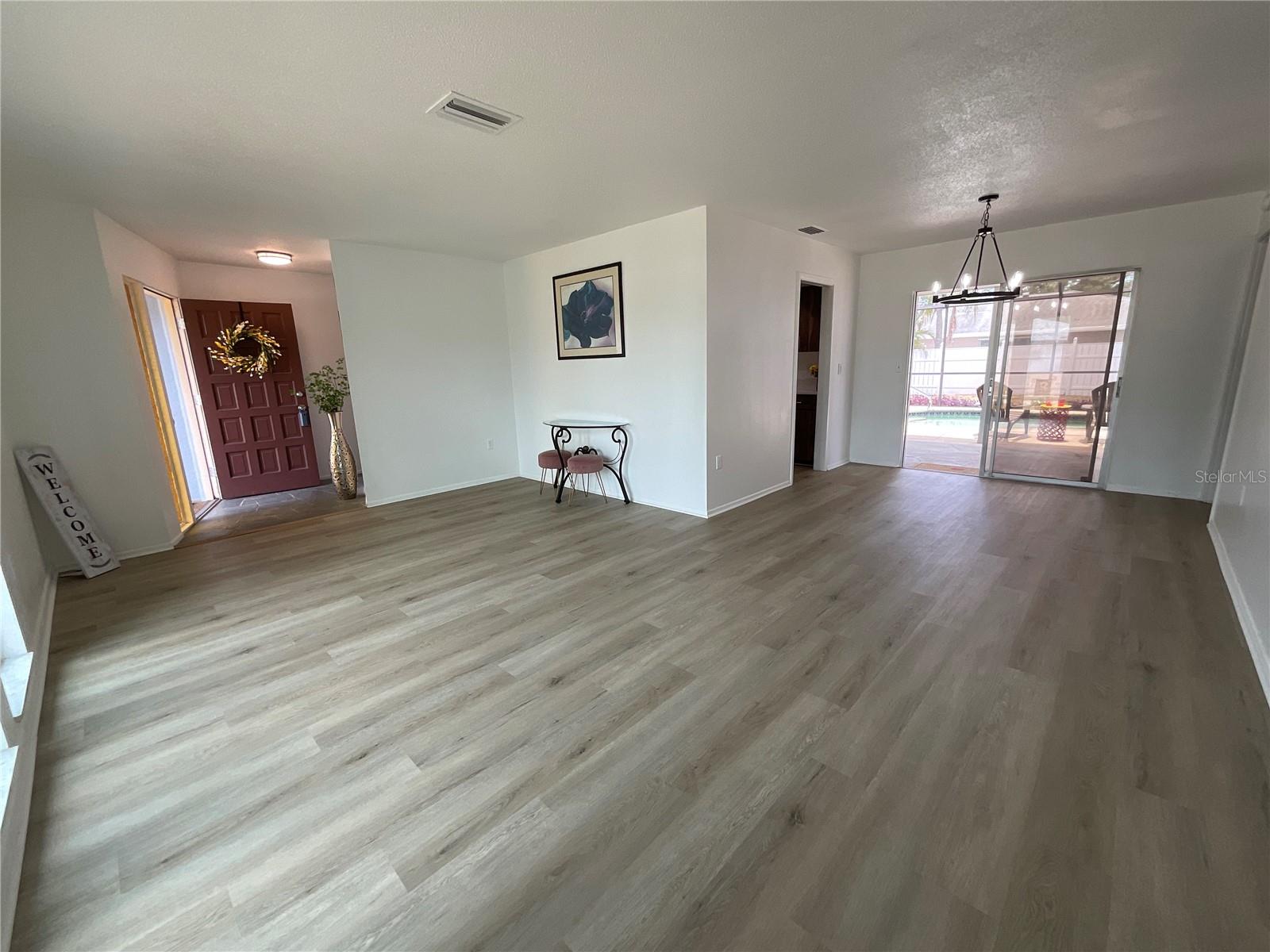 PINE LAKES - Residential