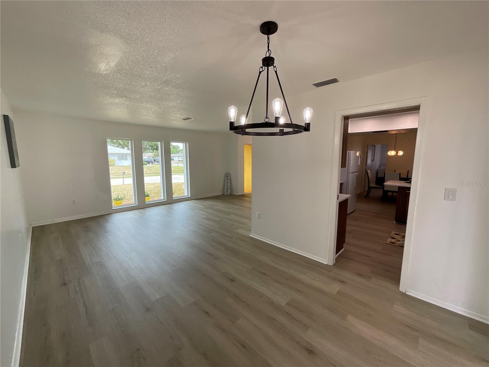 PINE LAKES - Residential
