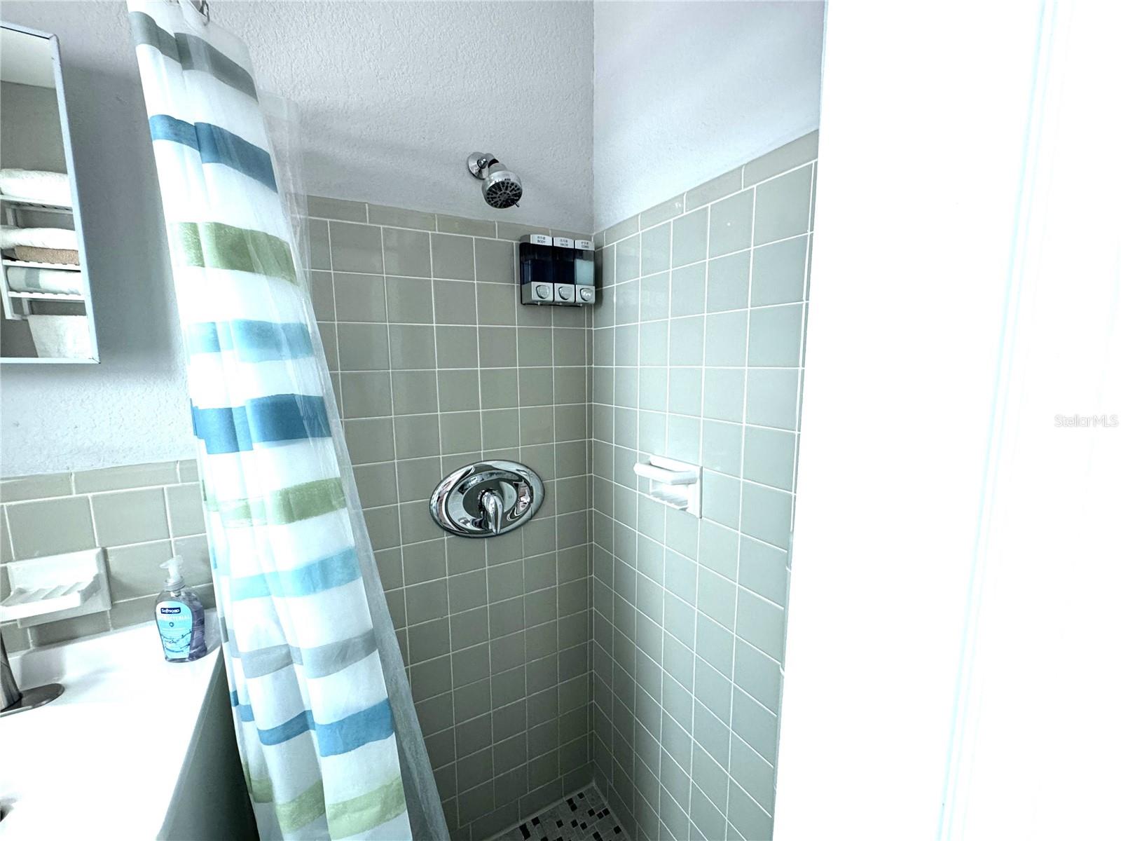 WAVE RESORT CONDO THE - Residential