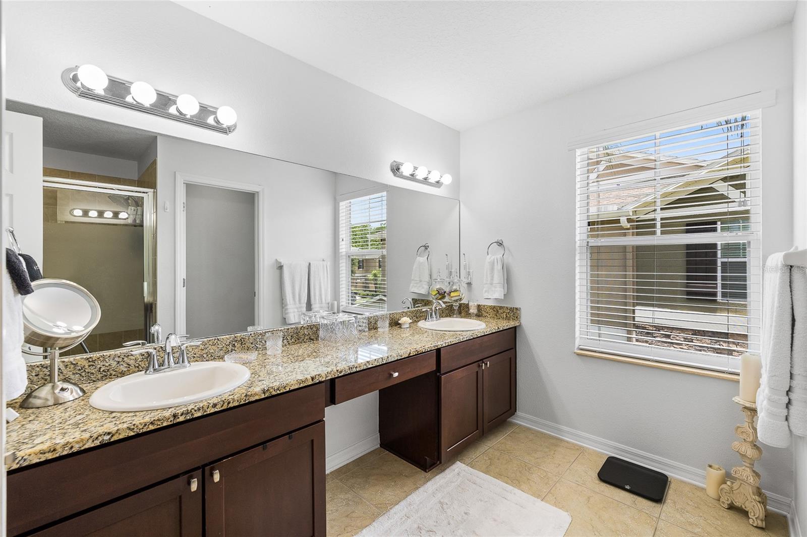 SOUTH HAMPTON - Residential