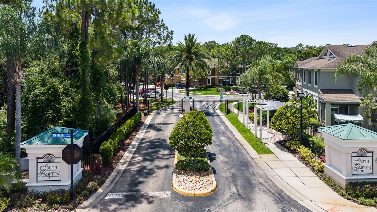 SOUTH HAMPTON - Residential