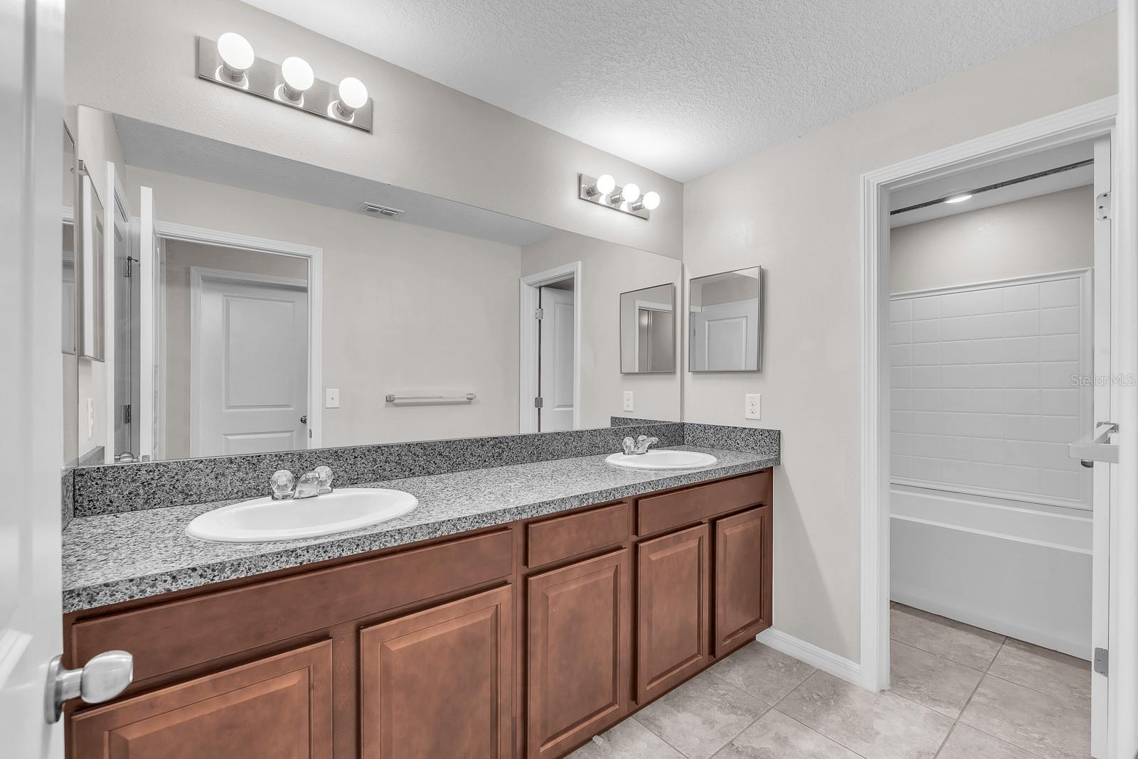 WATERSET PH 3A-1 & WATERSET - Residential Lease